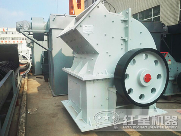 新型玄武岩PCΦ400×300锤式破碎机产量高价格优 为用户创造高收益
